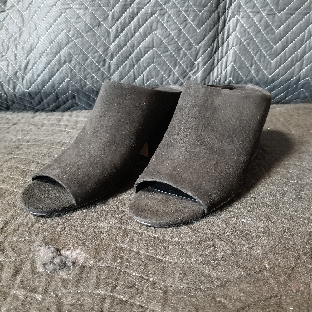 VINCE Women's Petra Black Suede Mule 9.5